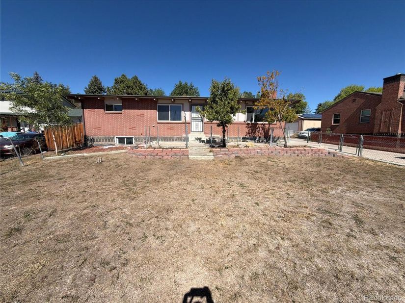 7811 W 62nd Avenue, Arvada CO 80004