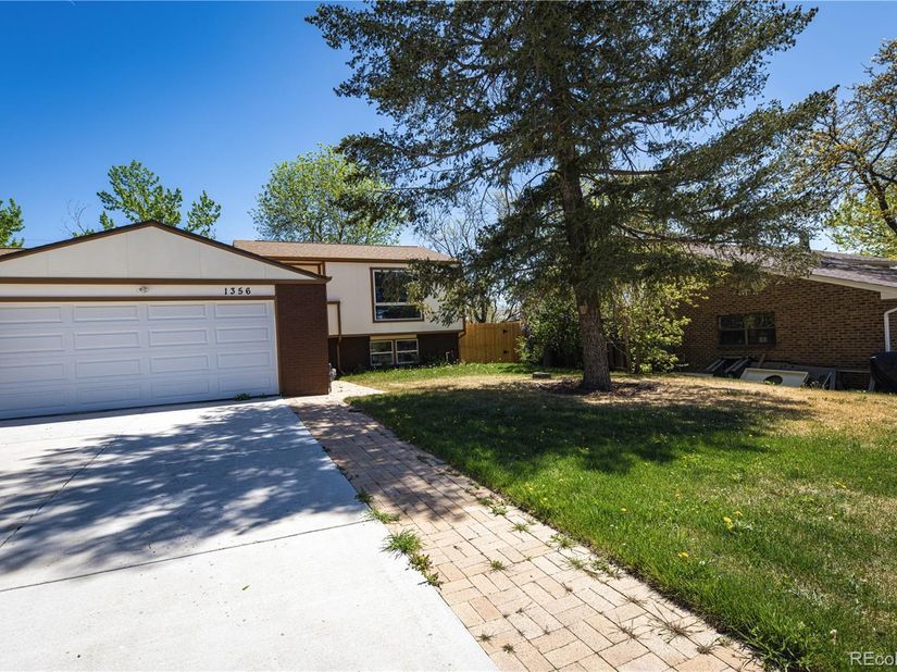 Undisclosed Address #1546998, Lakewood CO 80401