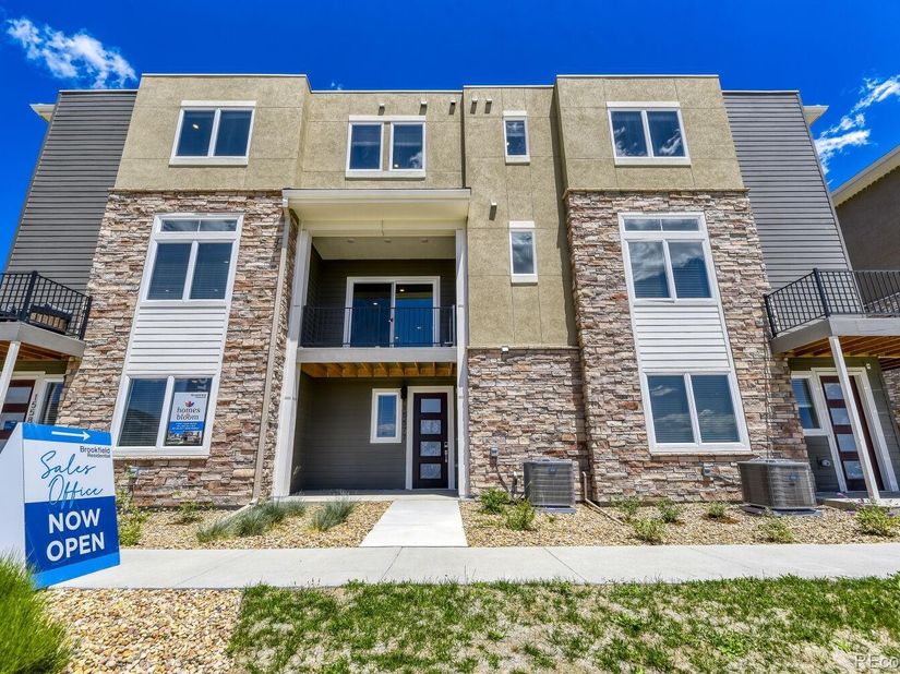 15577 W Washburn Drive, Lakewood CO 80228
