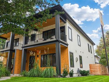 2403 S Franklin