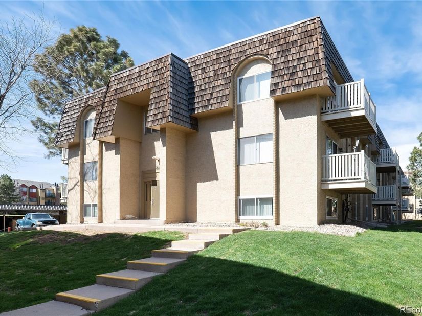 7695 E Quincy Avenue 201, Denver CO 80237