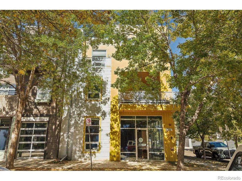 1050 Neon Forest Circle E, Longmont CO 80504