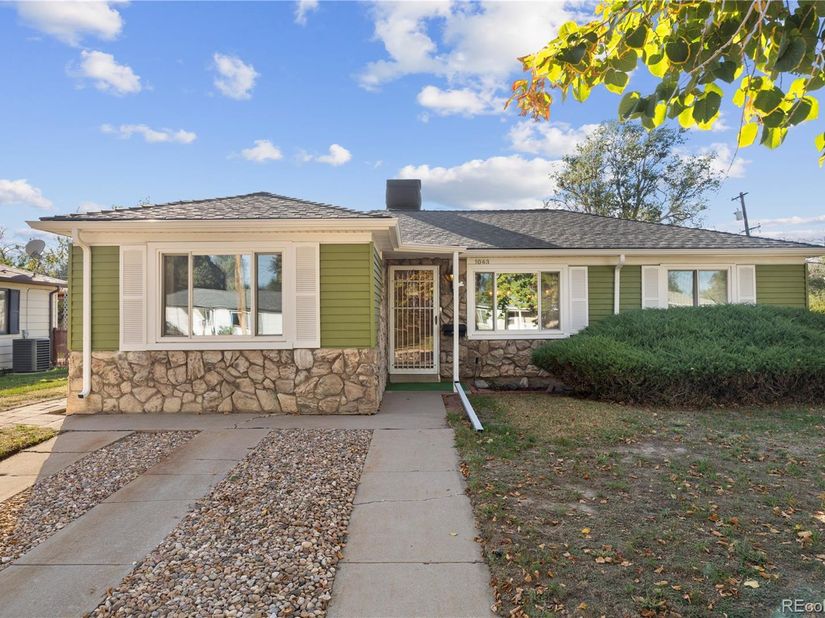 1043 Geneva Street, Aurora CO 80010