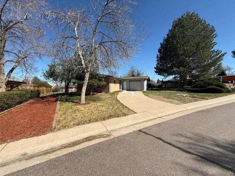 5674 W Chestnut Avenue, Littleton CO 80128