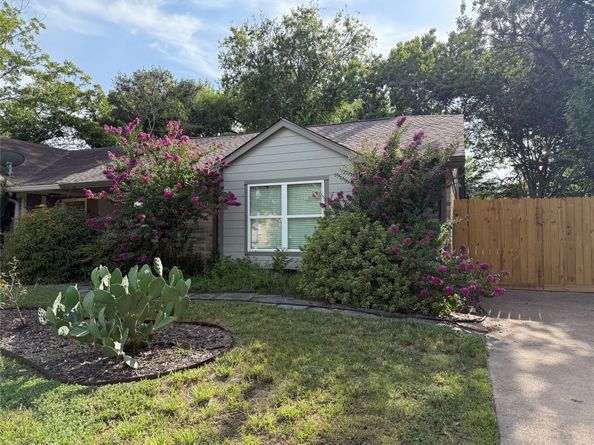 3842 Westmeadow Drive, Houston TX 77082