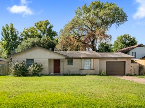 5830 Woodview Drive, Houston TX 77396