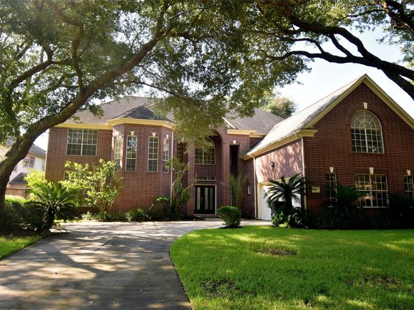 16 Treverstone Court, Sugar Land TX 77479