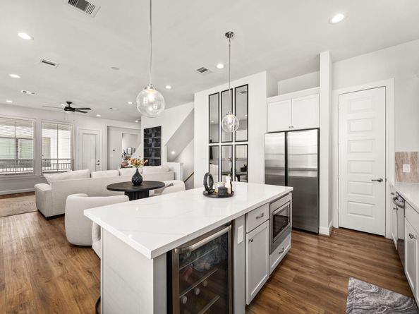 2718 Grand Fountains Drive G, Houston TX 77054