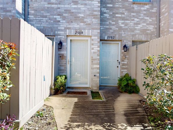 2984 Holly Hall Street 2984, Houston TX 77054