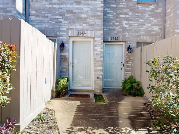 2984 Holly Hall Street 2984, Houston TX 77054