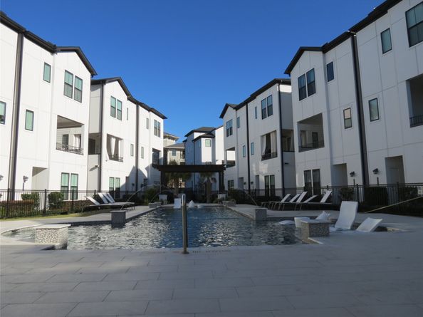 2802 Grand Fountains Drive E, Houston TX 77054