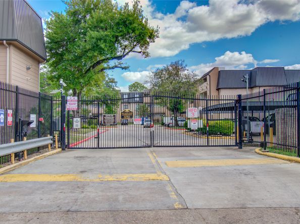 8431 Hearth Drive 1, Houston TX 77054