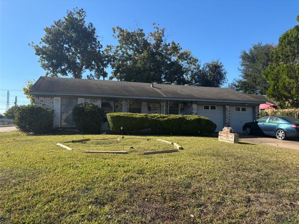 13026 Glenwyck Street, Houston TX 77045