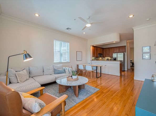 58 Briar Hollow Lane 303, Houston TX 77027