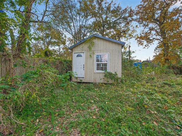 5002 Firnat Street, Houston TX 77016