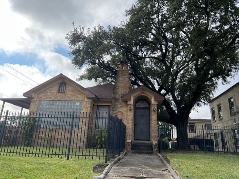 4442 Leeland Street, Houston TX 77023