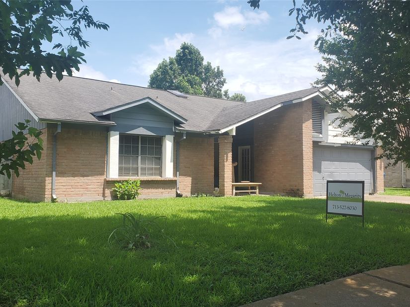 7131 Camino Verde Drive, Houston TX 77083