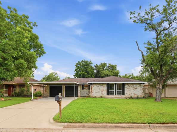 6418 Silver Chalice Drive, Houston TX 77088