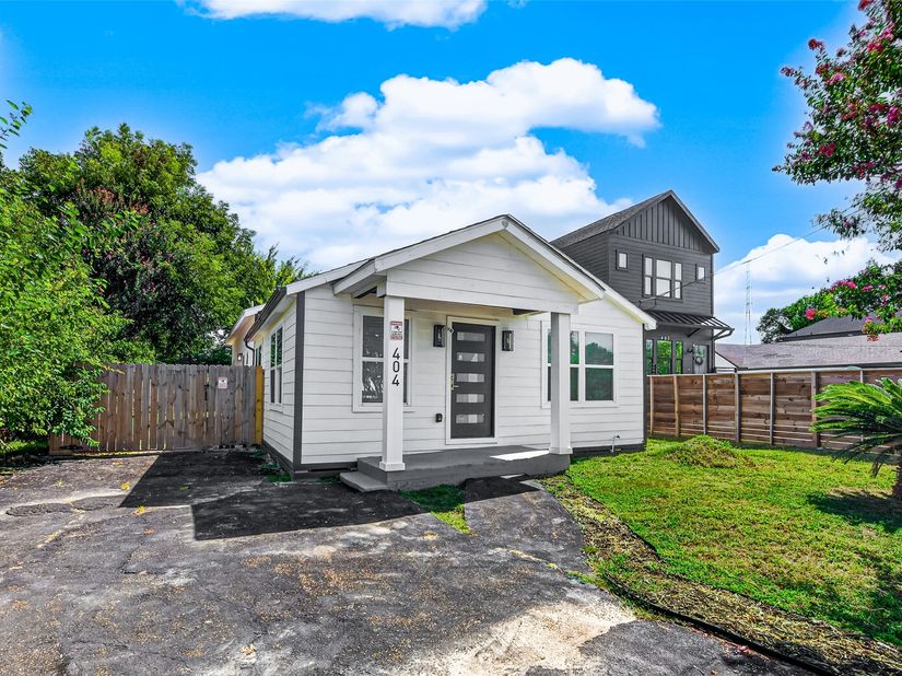 404 E 37th Street, Houston TX 77018