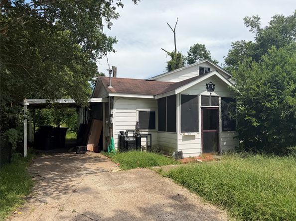 9014 Compton Street, Houston TX 77016