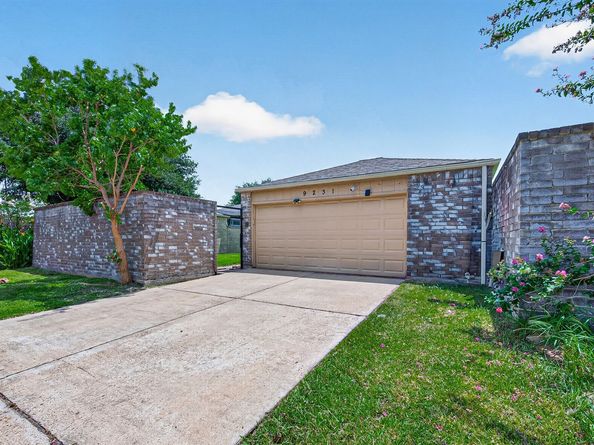 9231 Homeland Drive, Houston TX 77083