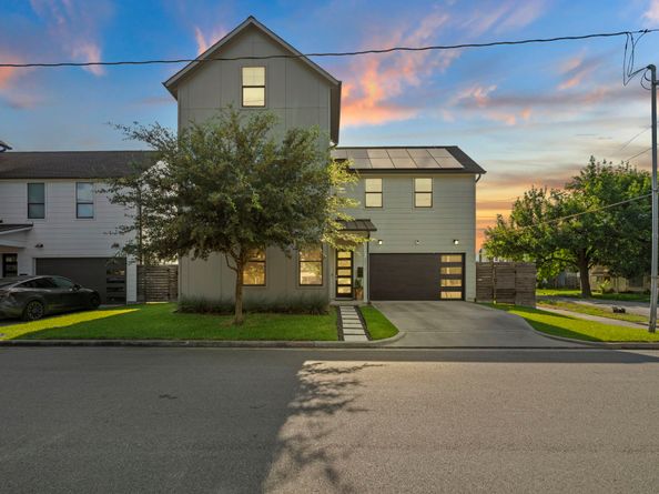 3317 Arlington Street, Houston TX 77018