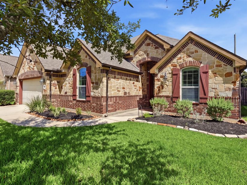 6214 Pinewood Heights Drive, Spring TX 77389