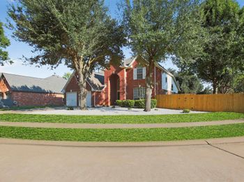 18418 Lakeview Circle