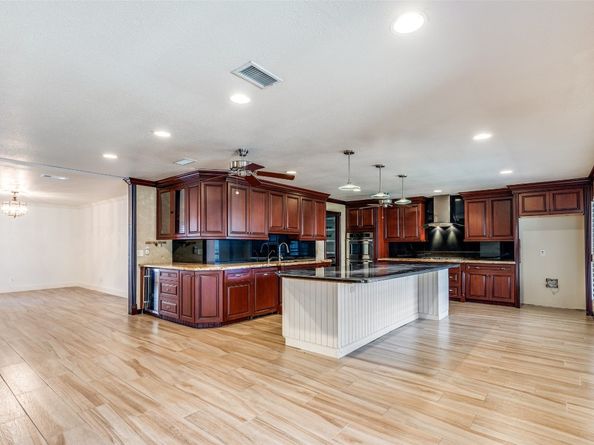 1330 Beaujolais Lane, Houston TX 77077