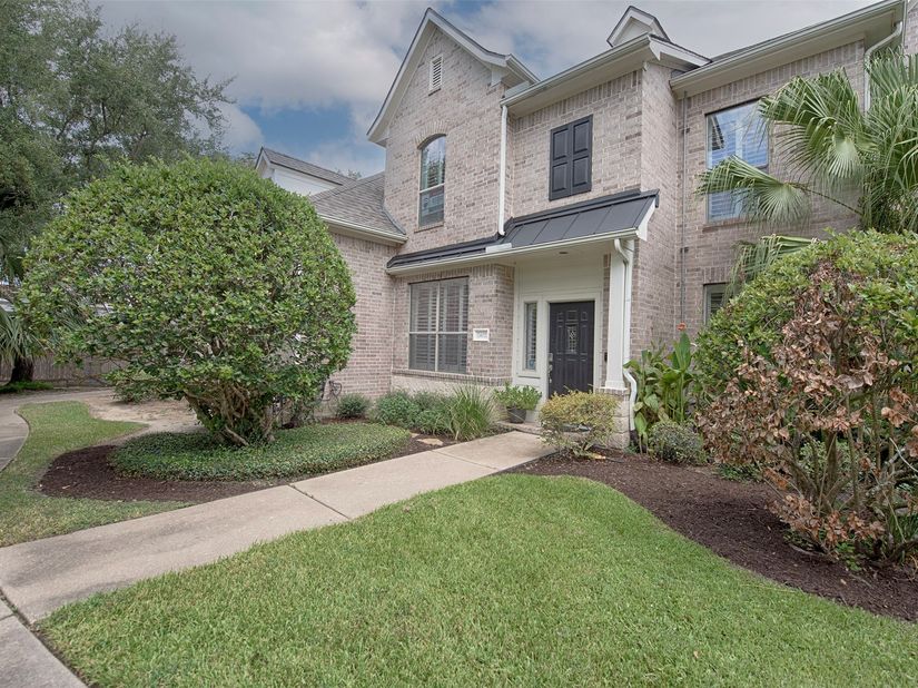 2402 Clippers Square, Nassau Bay TX 77058
