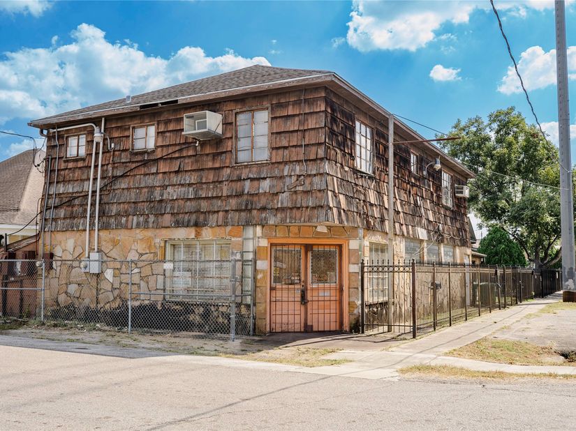 1414 Campbell Street 17, Houston TX 77009