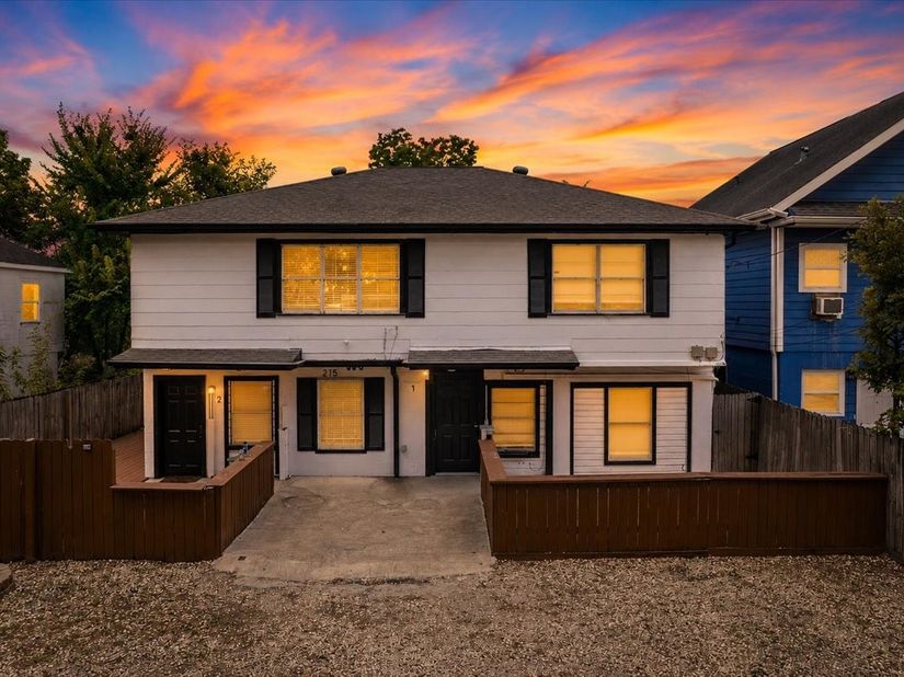 215 Caplin Street, Houston TX 77022