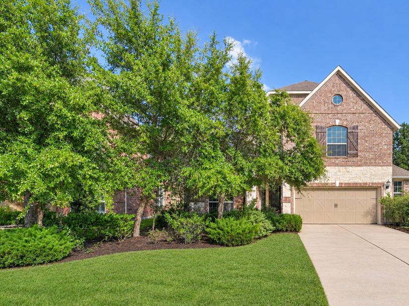 170 Hearthshire Circle, The Woodlands TX 77354