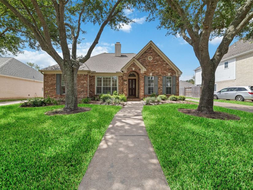 12435 Hazyglen Drive, Houston TX 77082
