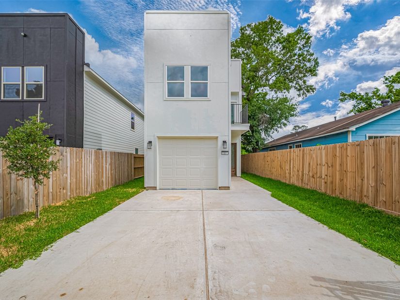 7307 W Knoll Street, Houston TX 77028