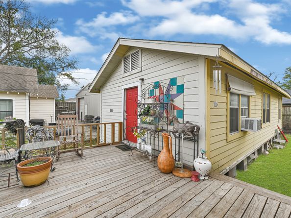 969 Wakefield Drive, Houston TX 77018