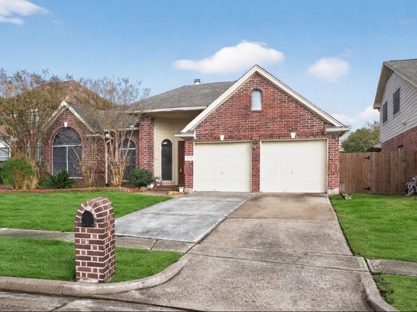 12530 Meadowglen Drive, Meadows Place TX 77477