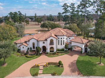 8219 Michaels Crest Lane