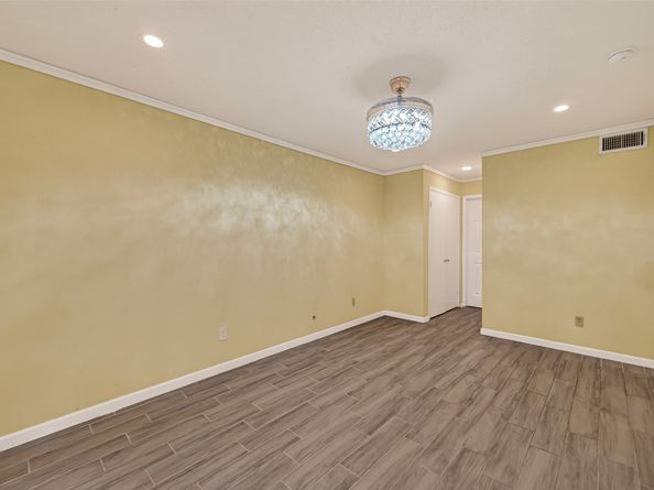 10075 Westpark Drive 84, Houston TX 77042