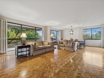 49 Briar Hollow Lane