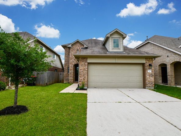 5039 Azalea Trace Drive, Houston TX 77066