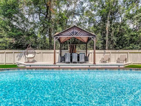 14 Dovetail Place, The Woodlands TX 77381