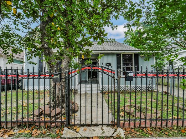 1916 Chapman Street, Houston TX 77009