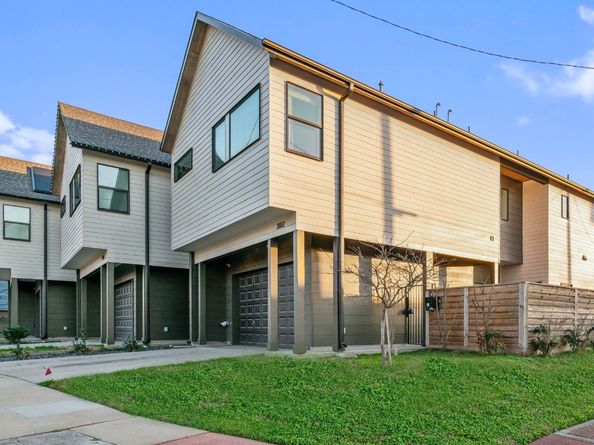 3802 Commerce Street, Houston TX 77003