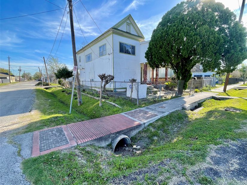 3601 Engelke Street, Houston TX 77003