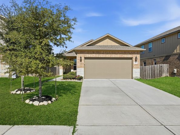 18846 Amaro Hills Drive, New Caney TX 77357