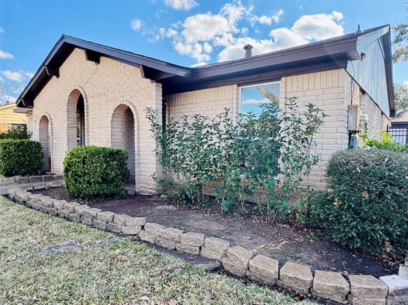 11847 Monticeto Lane, Meadows Place TX 77477