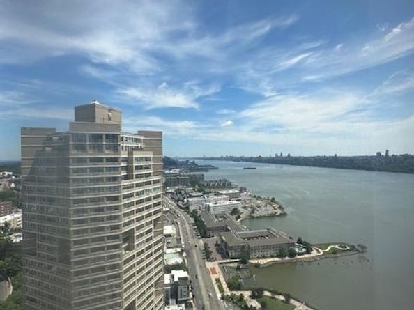 7002 Blvd East 42B, Guttenberg NJ 07093