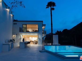 2256 Nichols Canyon Road