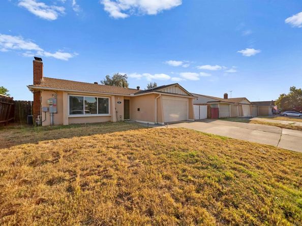 501 Danny St, El Cajon CA 92021